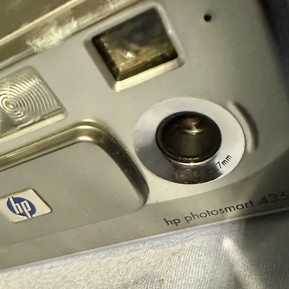 HP  3.1MP 435 digital camera